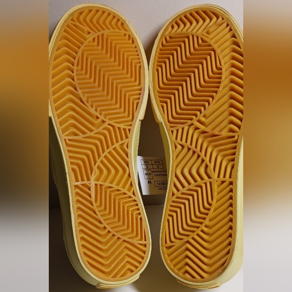 LACOSTE Women's Jump Serve Canvas Tonal Slip on, size 6 US, 37 EUR - Picture 5 of 8